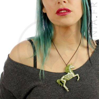Collier Licorne Squelette Paillettes Dorées | Color-Mania
