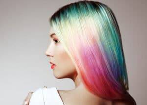Changer de couleur de cheveux avec la coloration semi-permanente - Color-Mania