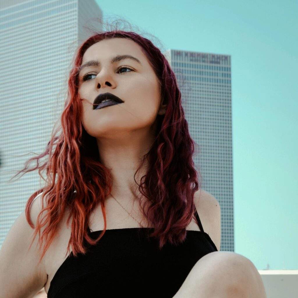 cheveux rouges base sombre